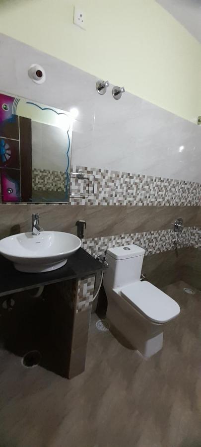 Redkey Inn Airport Bangalore Eksteriør bilde